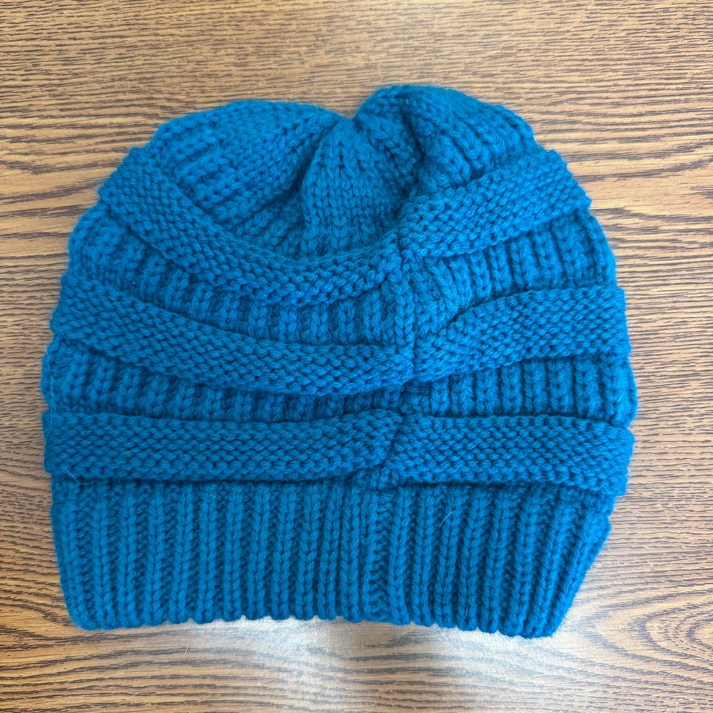 Knit hat - Picture 2 of 3